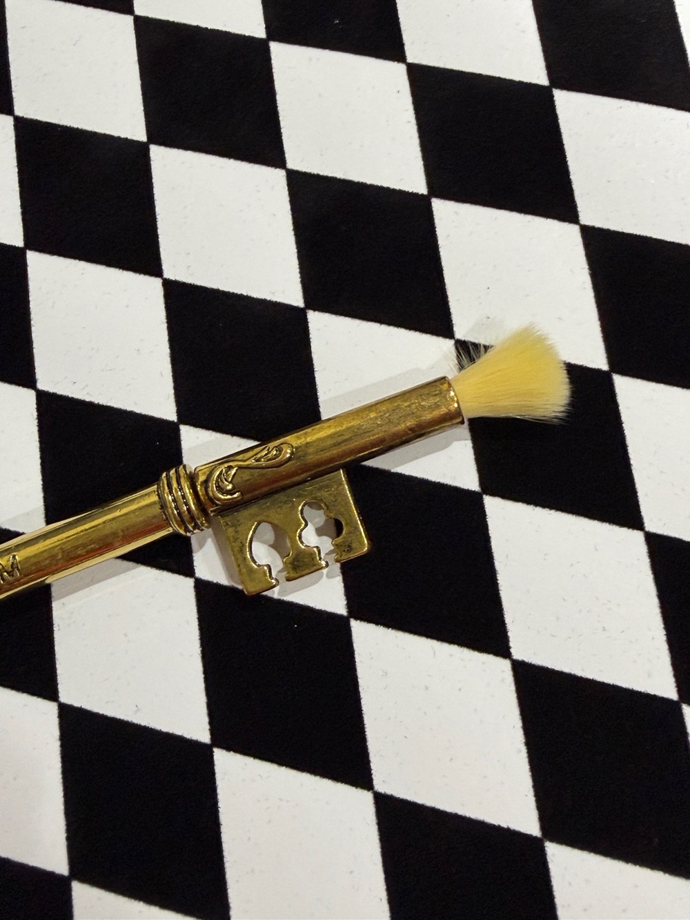 NIB LIMITED EDITION Spectrum Alice in Wonderland Key Makeup Brush - Picture 4 of 6